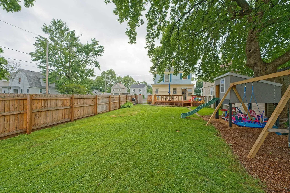 Photo of 115 1ST Street