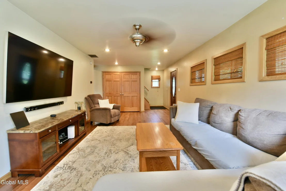 Photo of 87 Lasher Road