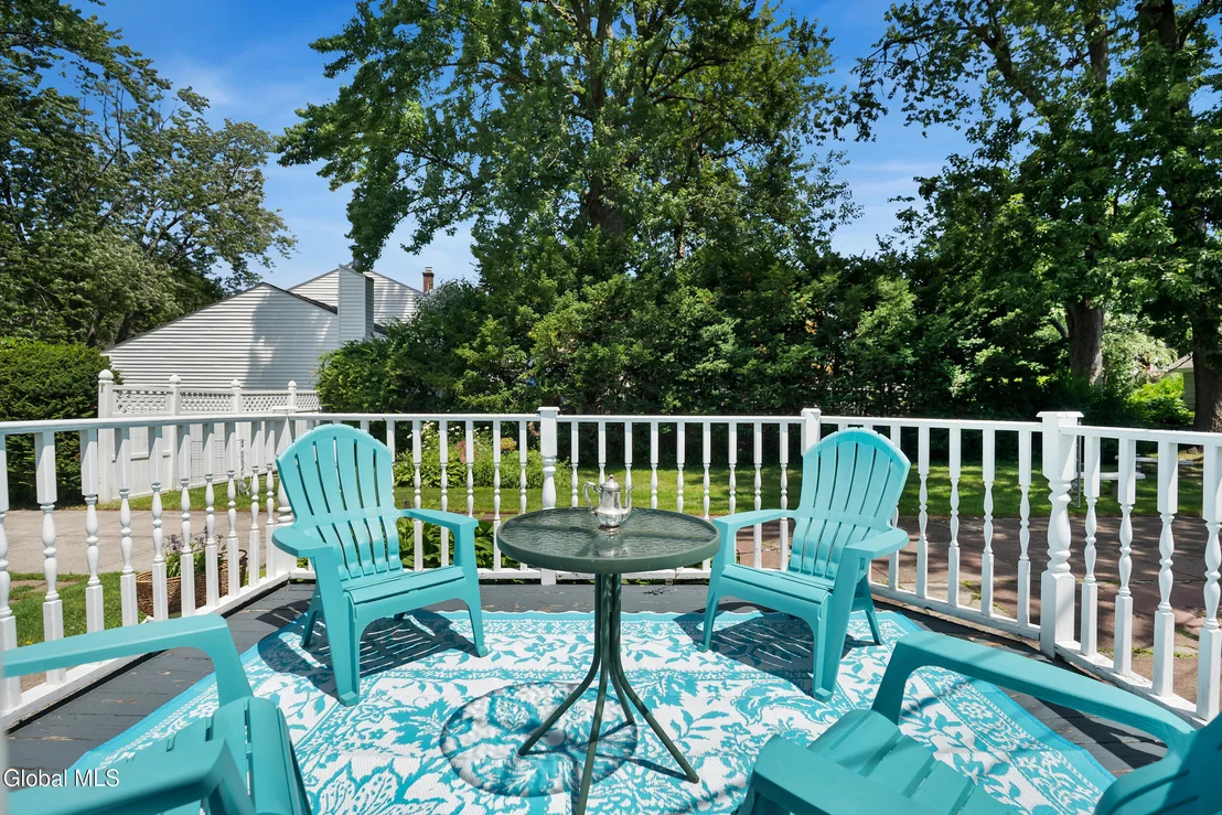 Photo of 820 Central Parkway