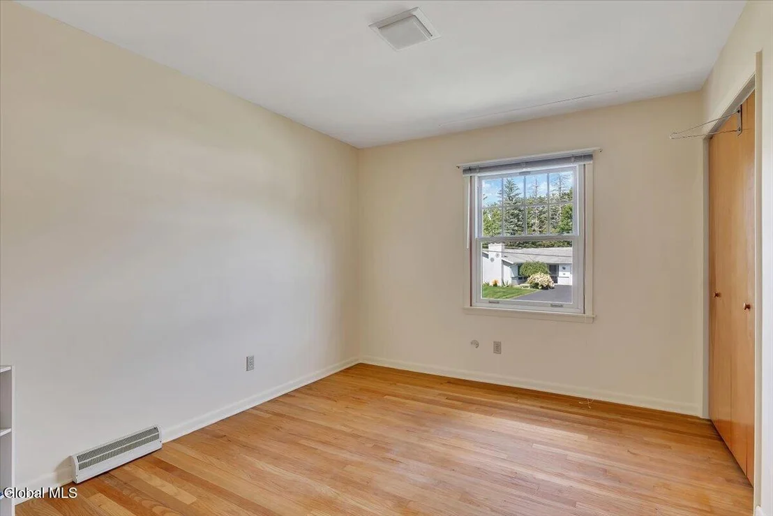 Photo of 109 Oakwood Drive