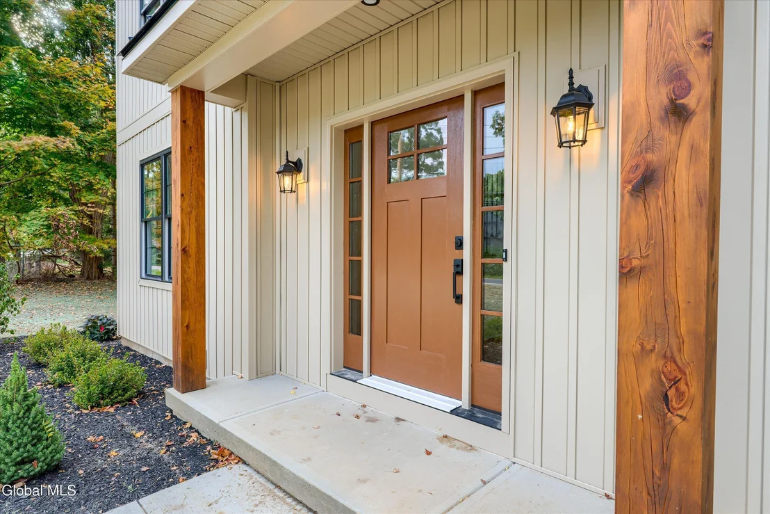 Photo of 1737 Crescent Road