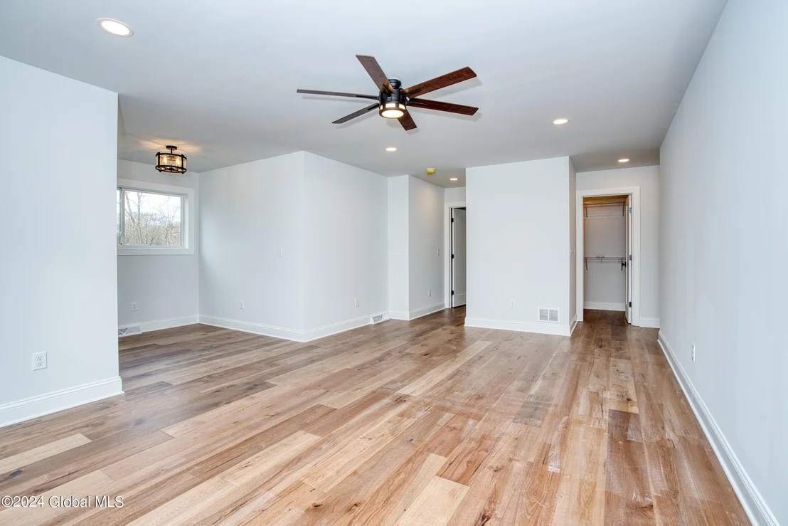 Photo of 245 Sharpe Road