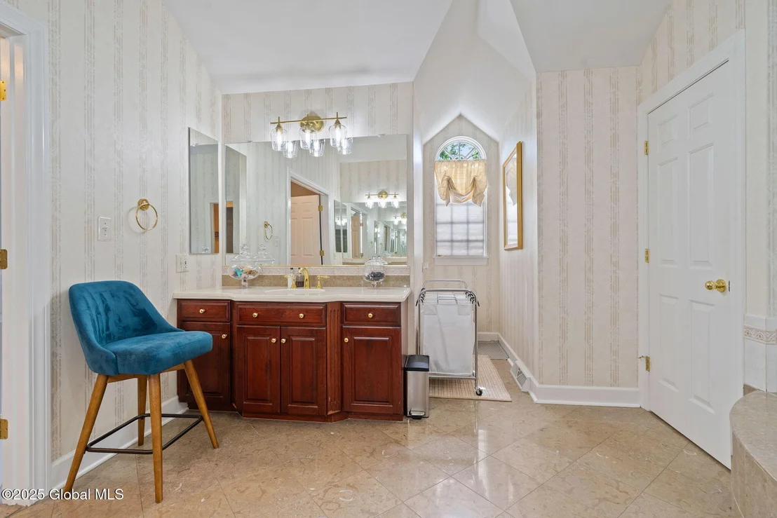 Photo of 428 Ridgehill Road