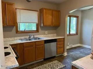 Photo of 2641 Aqueduct Road