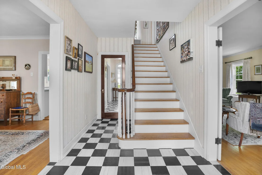 Photo of 723 Sanders Avenue