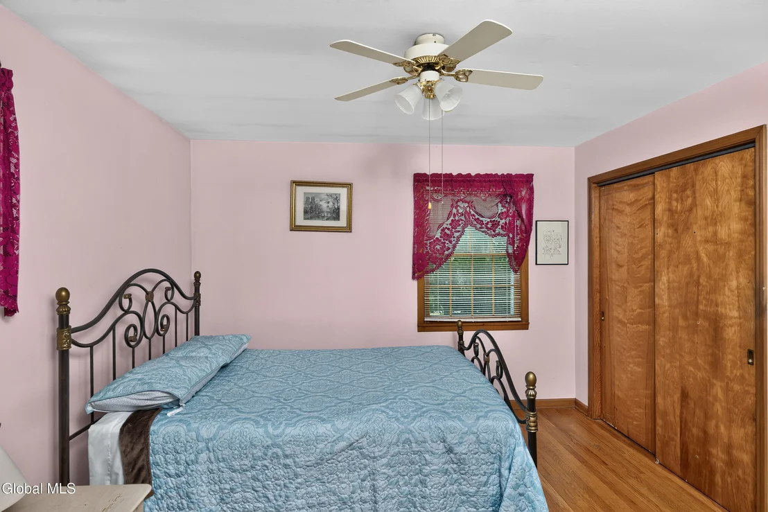 Photo of 137 Mammoth Spring Road