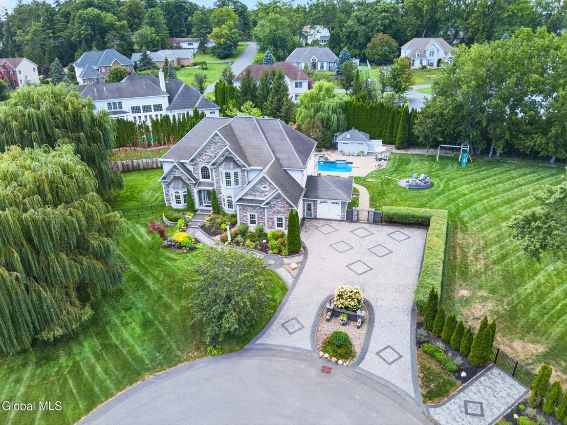 Photo of 245 Menlo Park Road