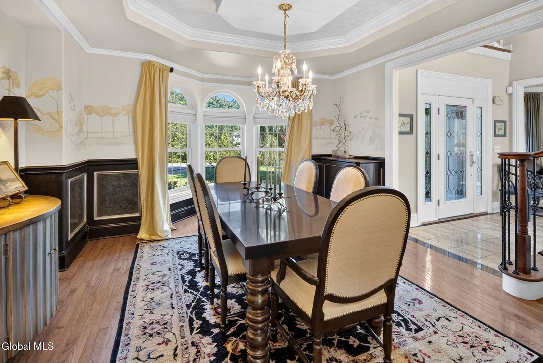 Photo of 245 Menlo Park Road