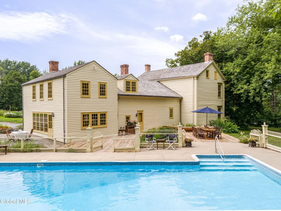 Photo of 14 & 18 Clove Road