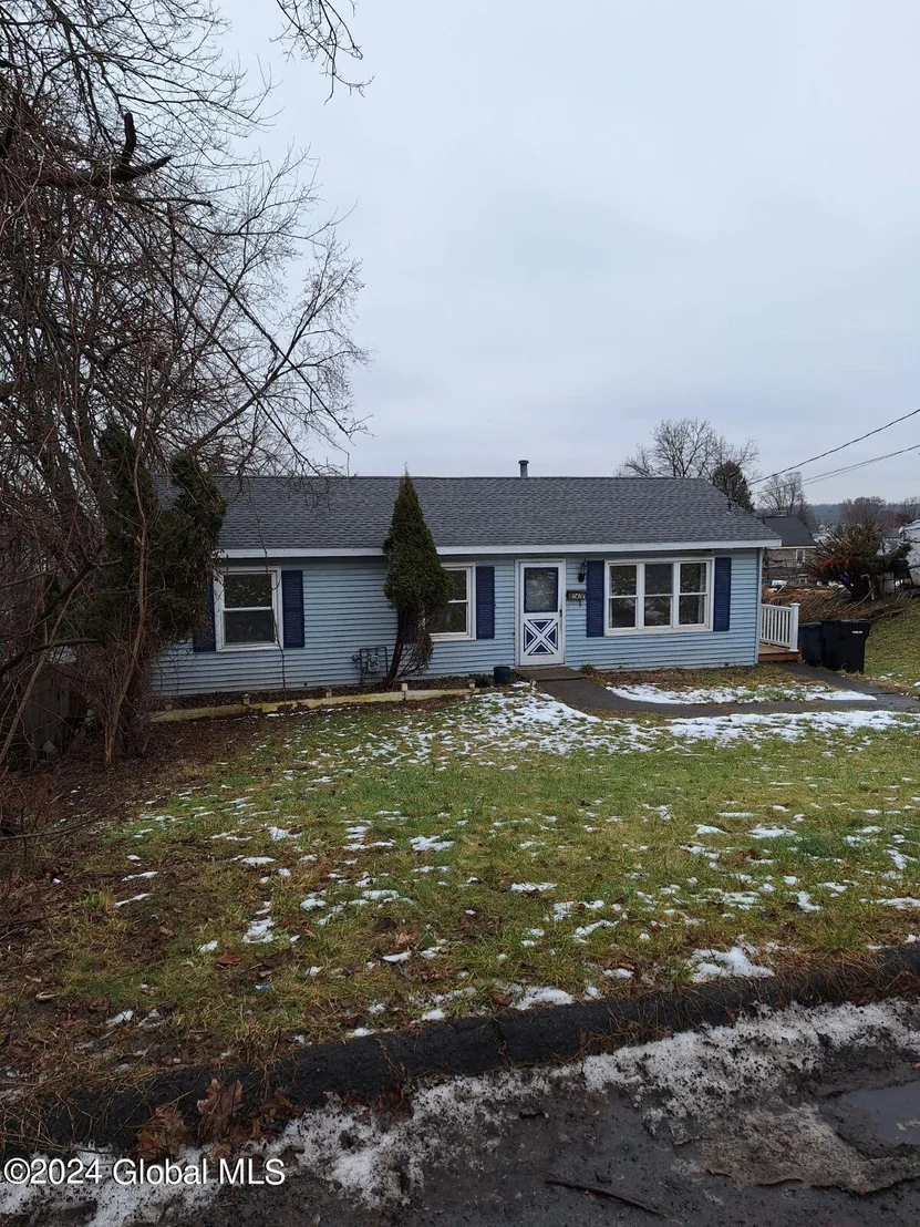 Photo of 747 7th Avenue