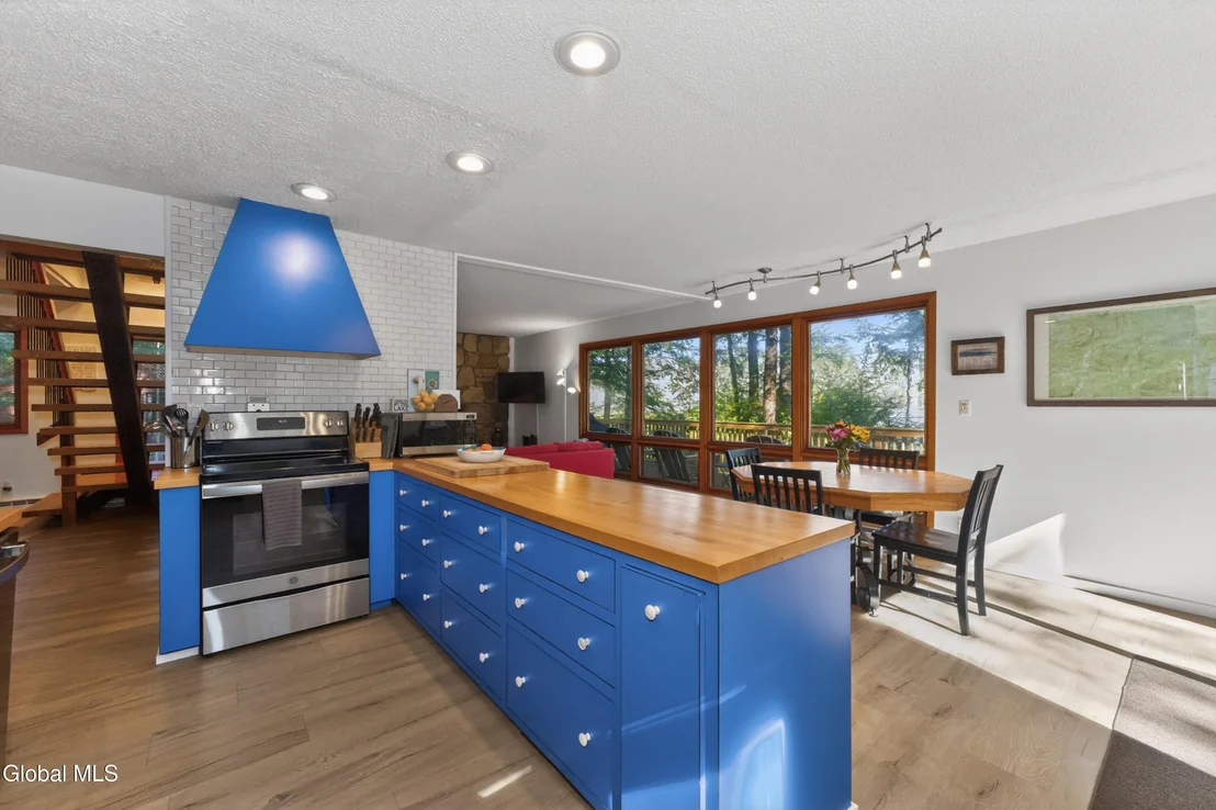 Photo of 55 Lakeview Drive