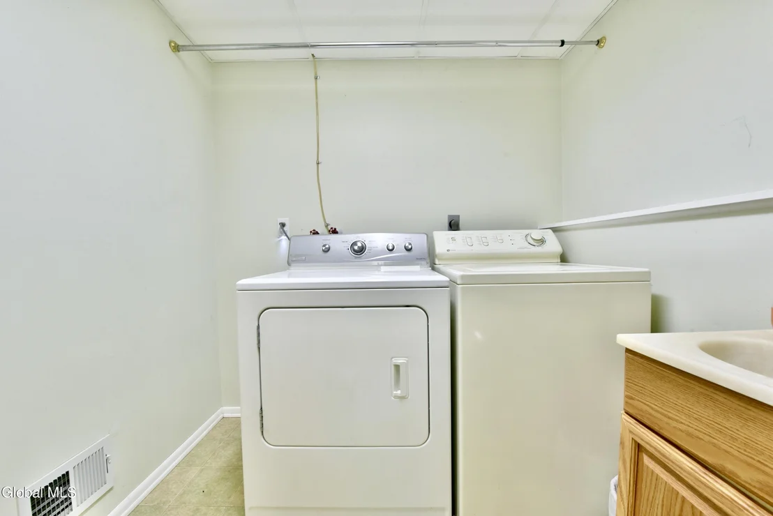 Photo of 4 Cedar Court