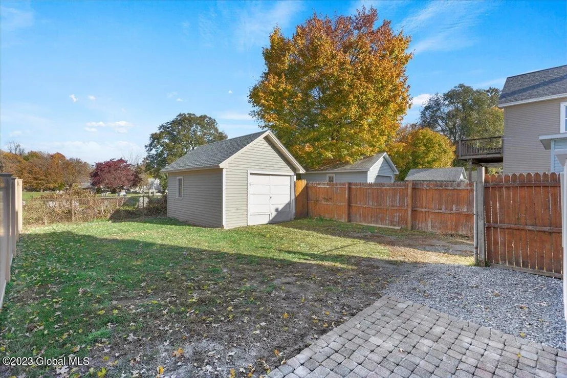 Photo of 160 6th Street