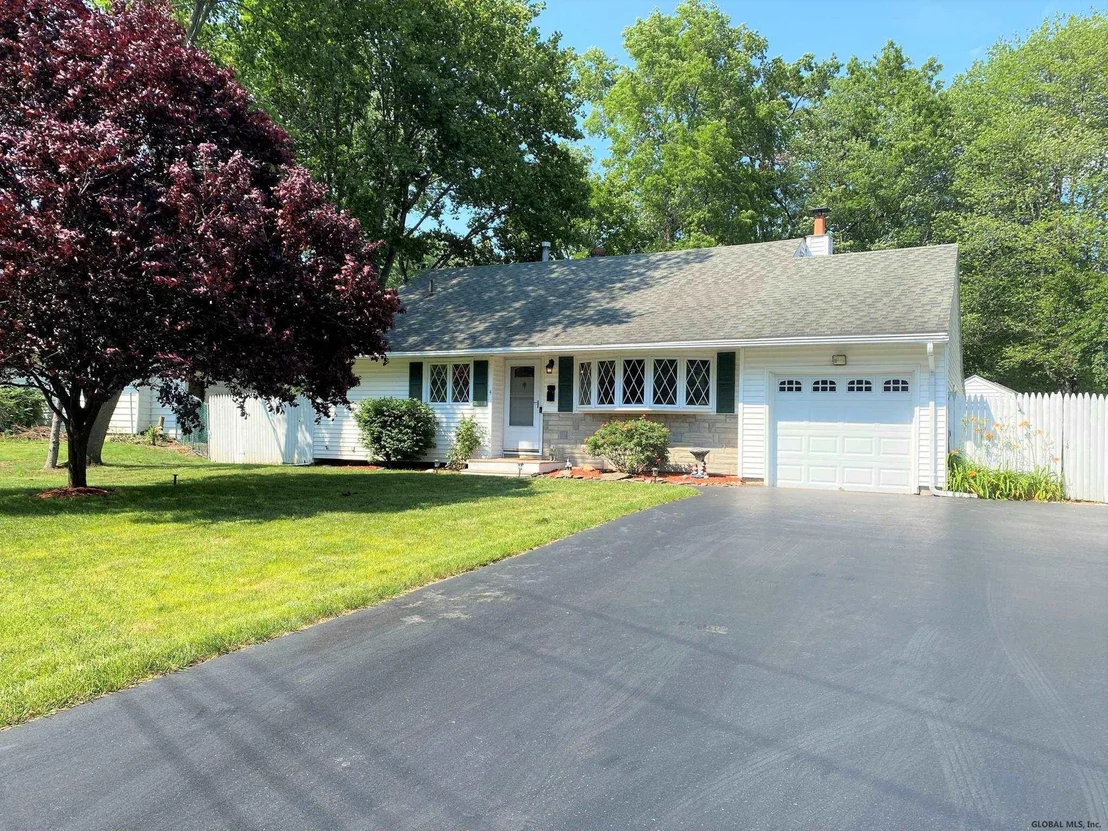 Photo of 4 JEAN Place