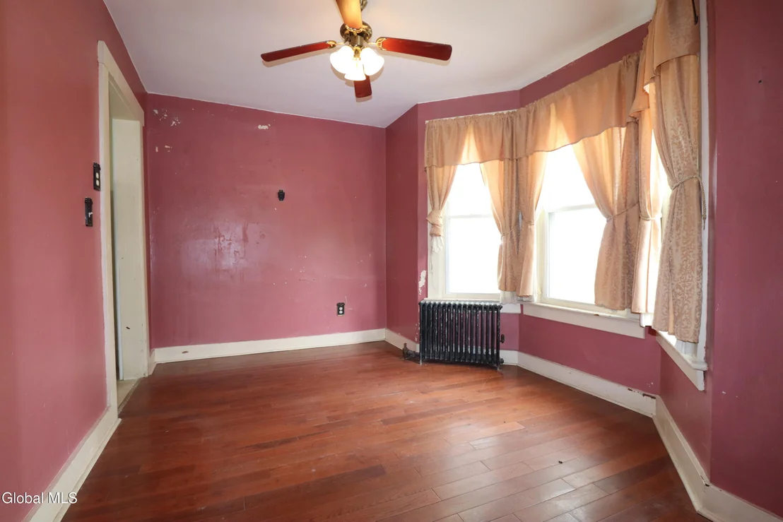 Photo of 10 Daggett Terrace