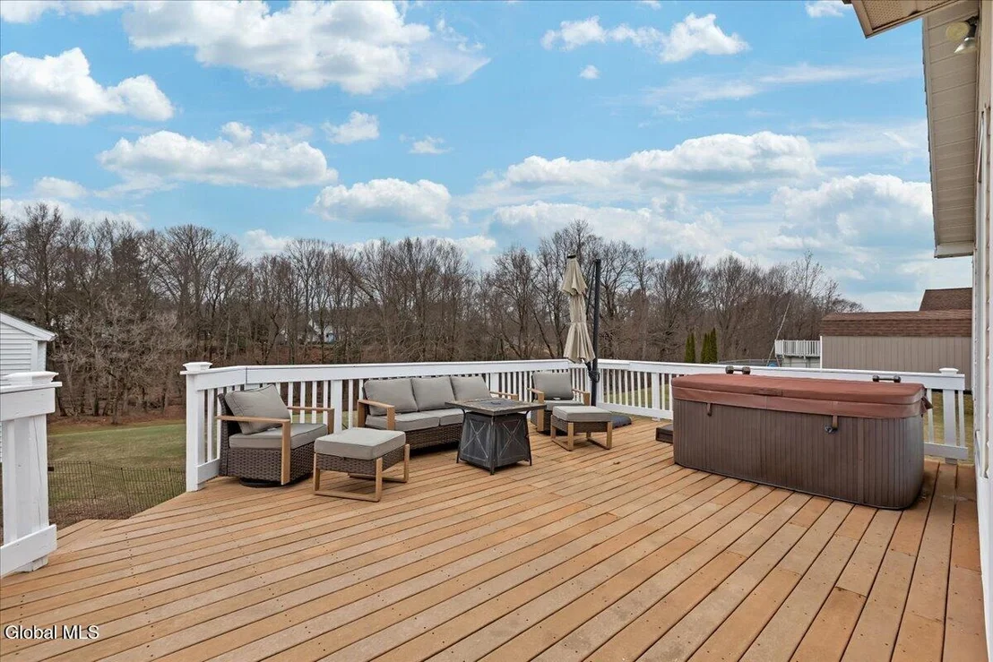 Photo of 128 Horizon Boulevard