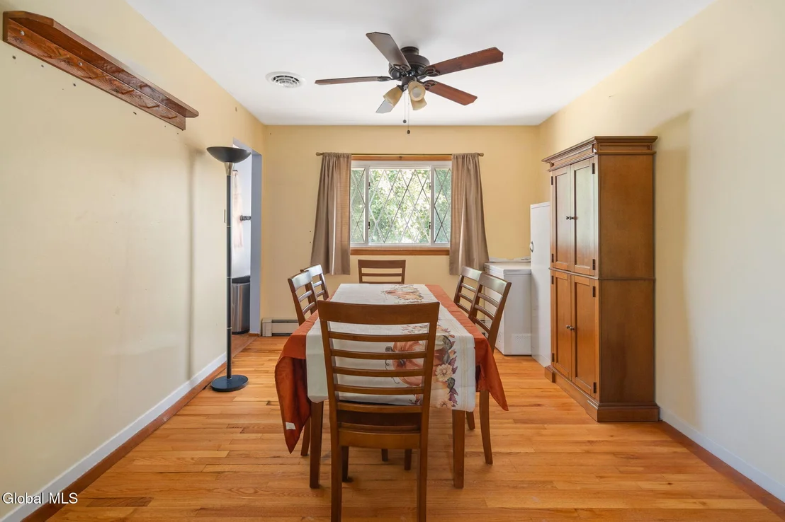 Photo of 1358 Maple Hill Road