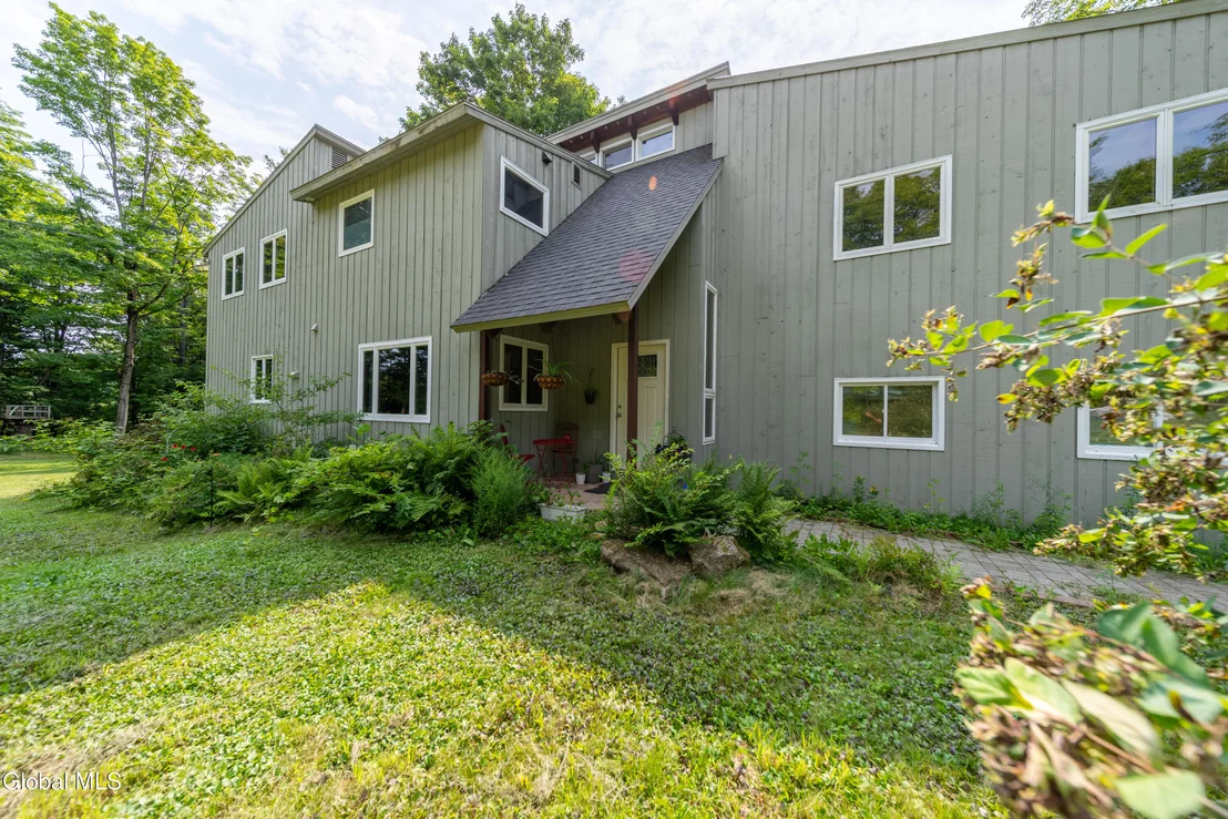 Photo of 588 Bagdad Road