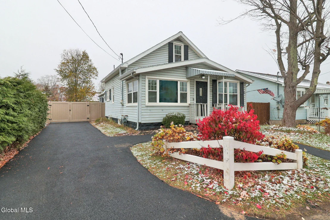 Photo of 3229 Taylor Street