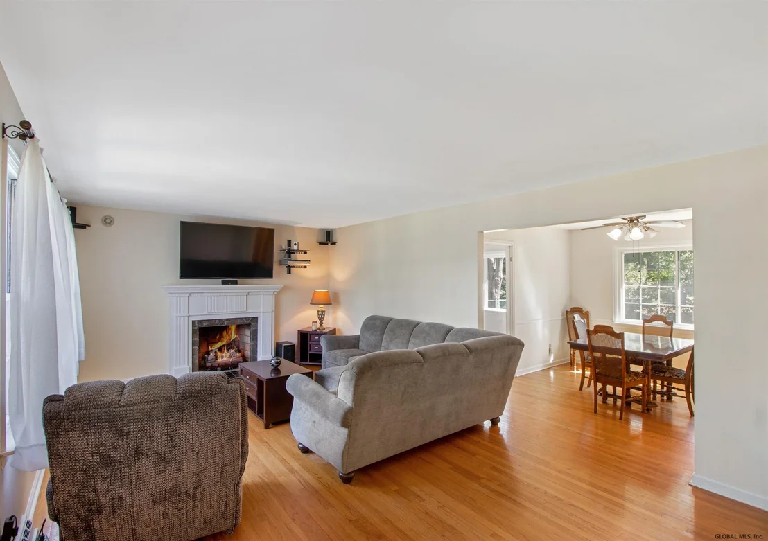Photo of 2158 RIVER Road