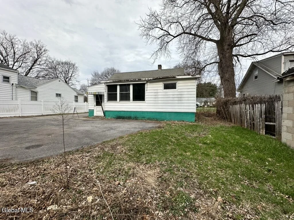 Photo of 382 Ballston Road