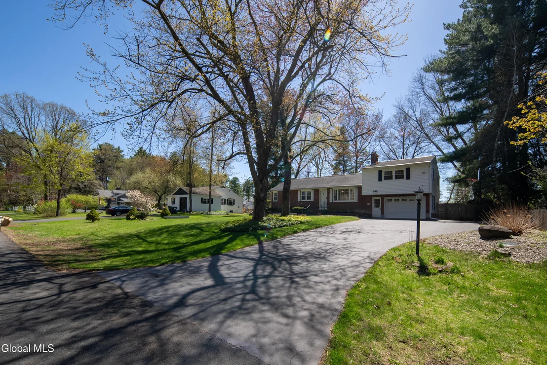 Photo of 141 Birchwood Drive