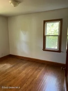 Photo of 2641 Aqueduct Road