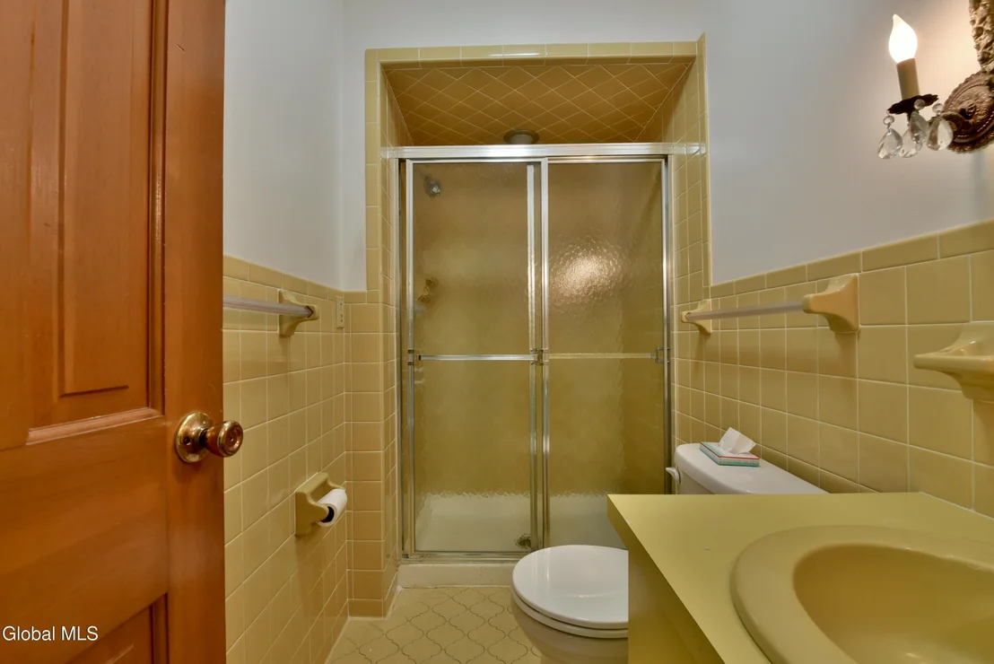 Photo of 1205 Viewmont Drive