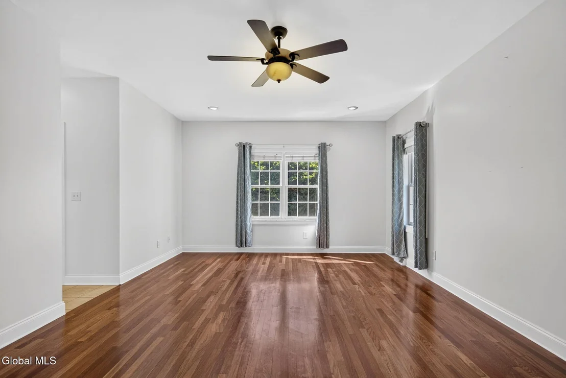 Photo of 5 Normandy Square