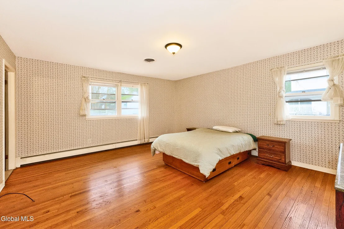 Photo of 7 N Maple Lane