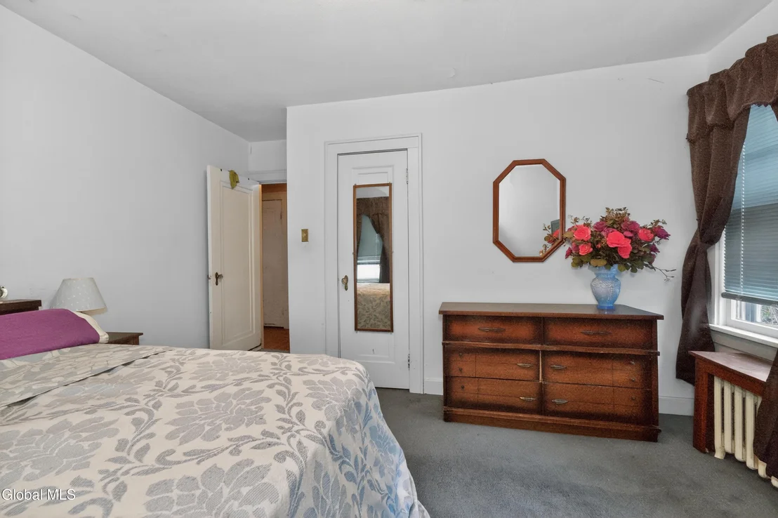 Photo of 1450 Baker Avenue