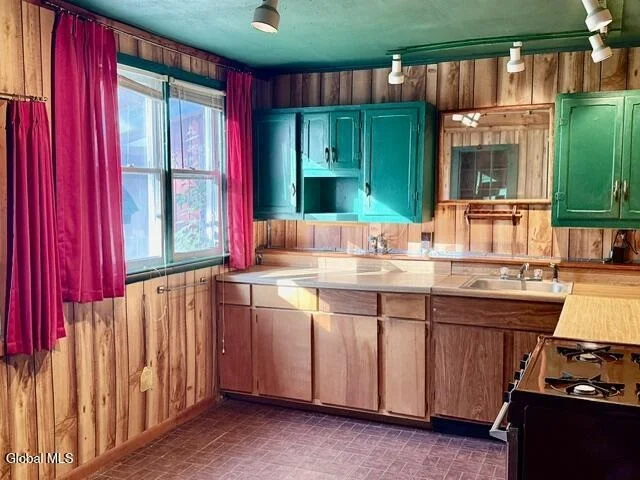 Photo of 28 Starcrest Drive