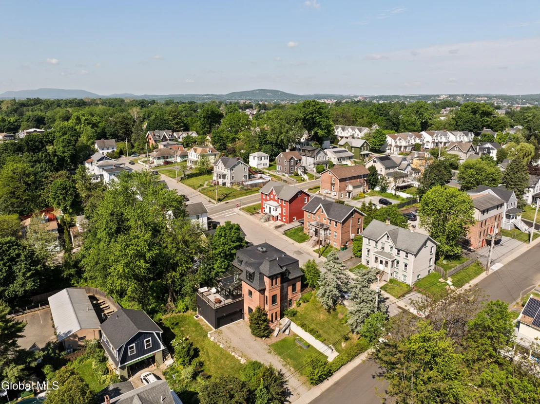 Photo of 33 Davis Street