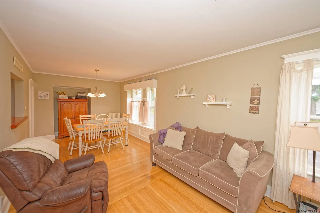 Photo of 115 1ST Street
