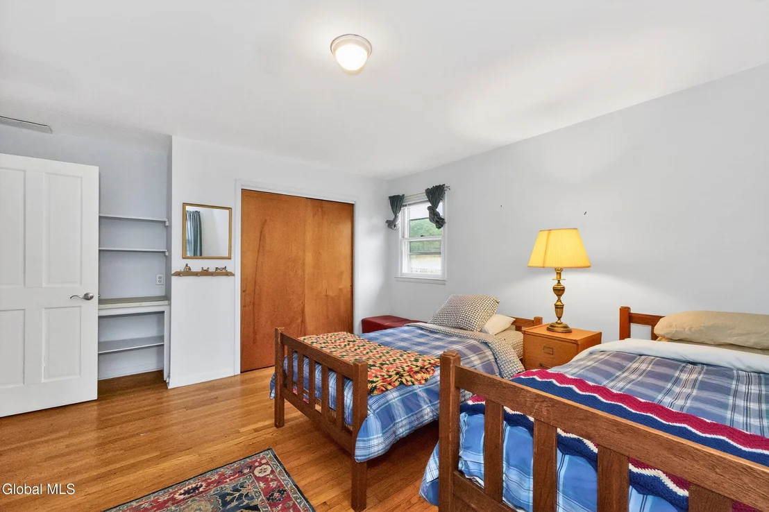 Photo of 7 N Maple Lane