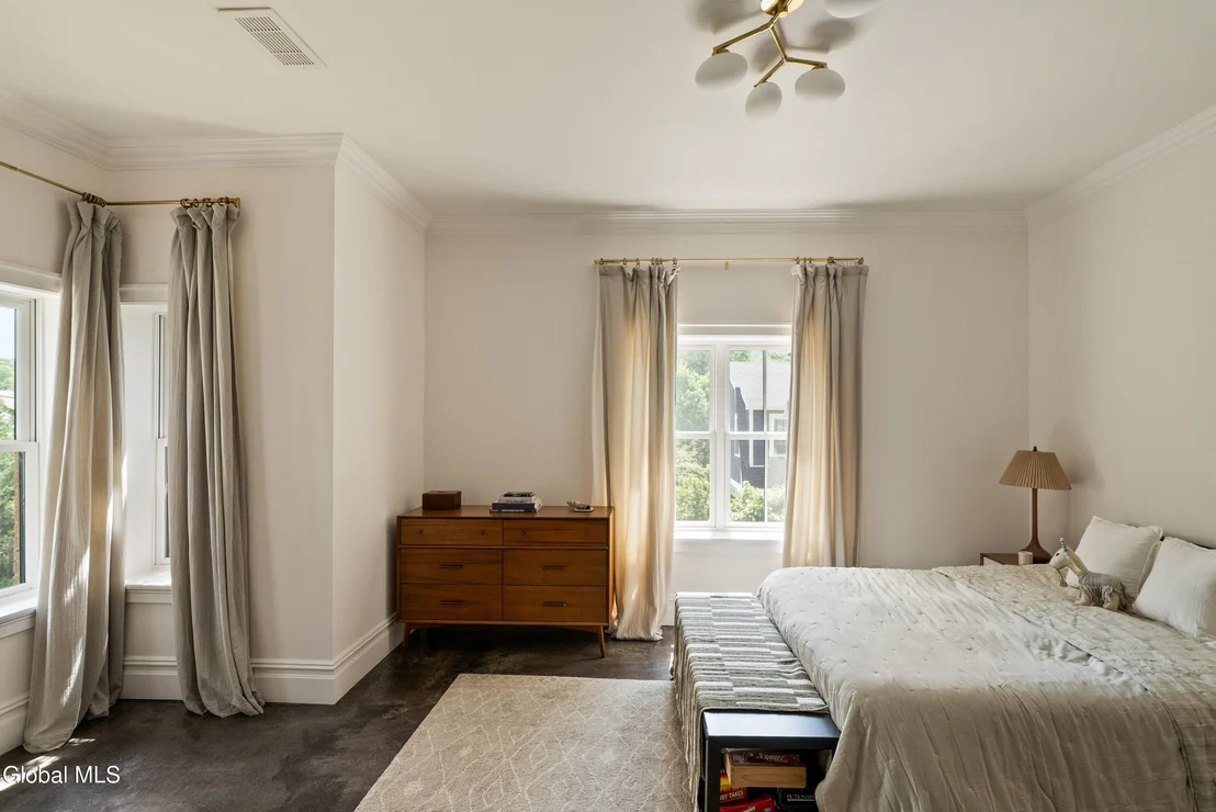 Photo of 33 Davis Street