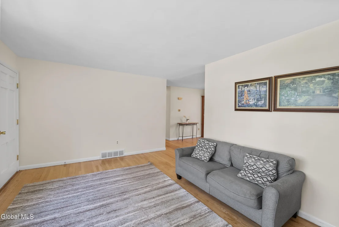 Photo of 141 Birchwood Drive
