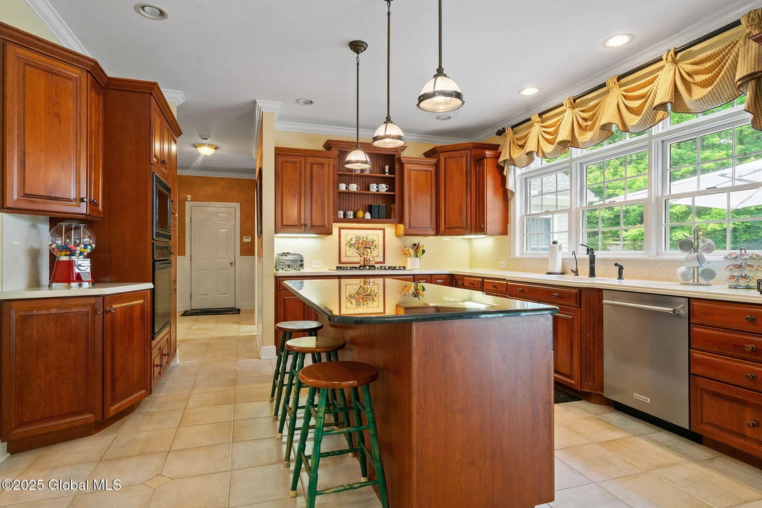 Photo of 428 Ridgehill Road