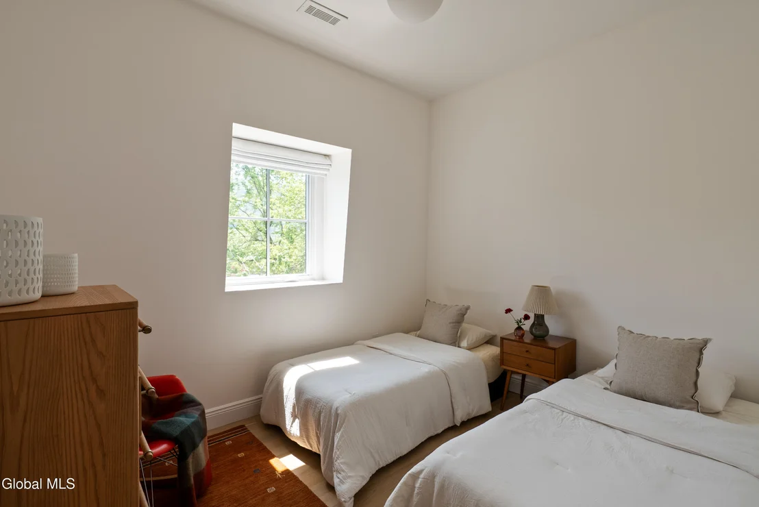 Photo of 33 Davis Street
