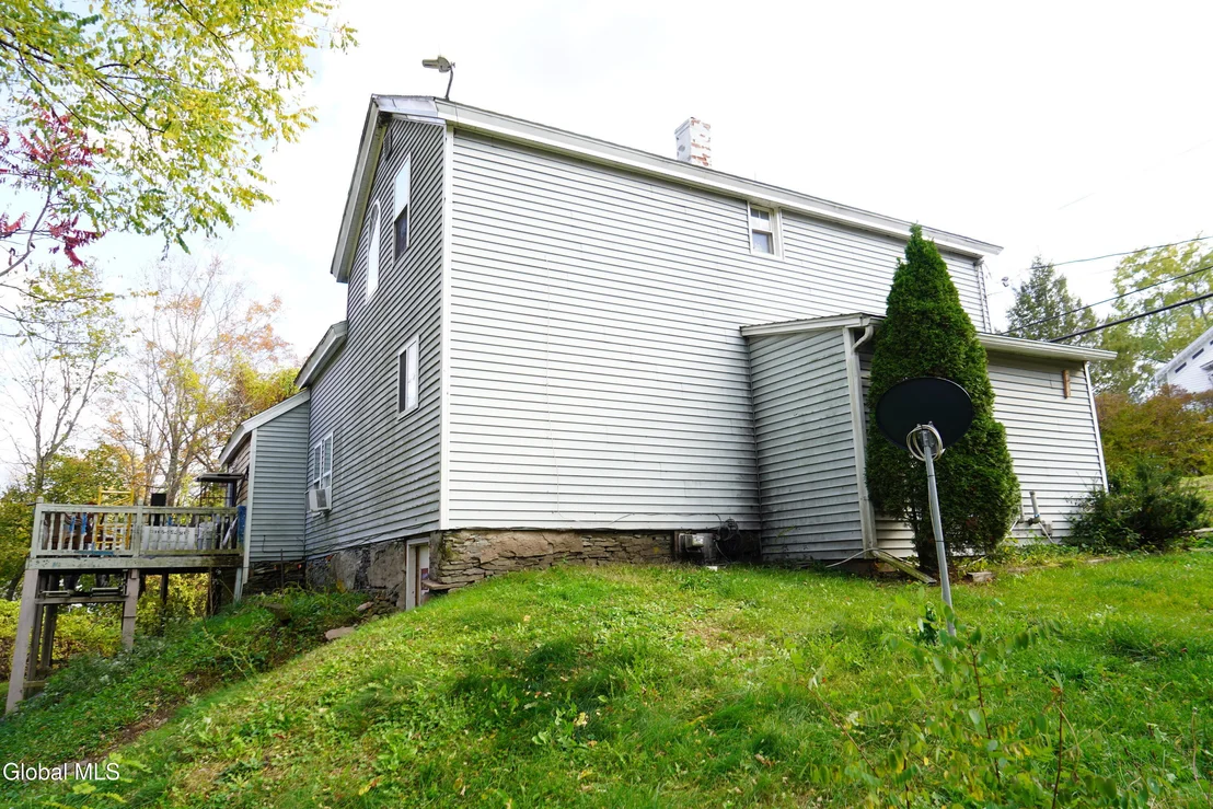 Photo of 552 Mountain Avenue