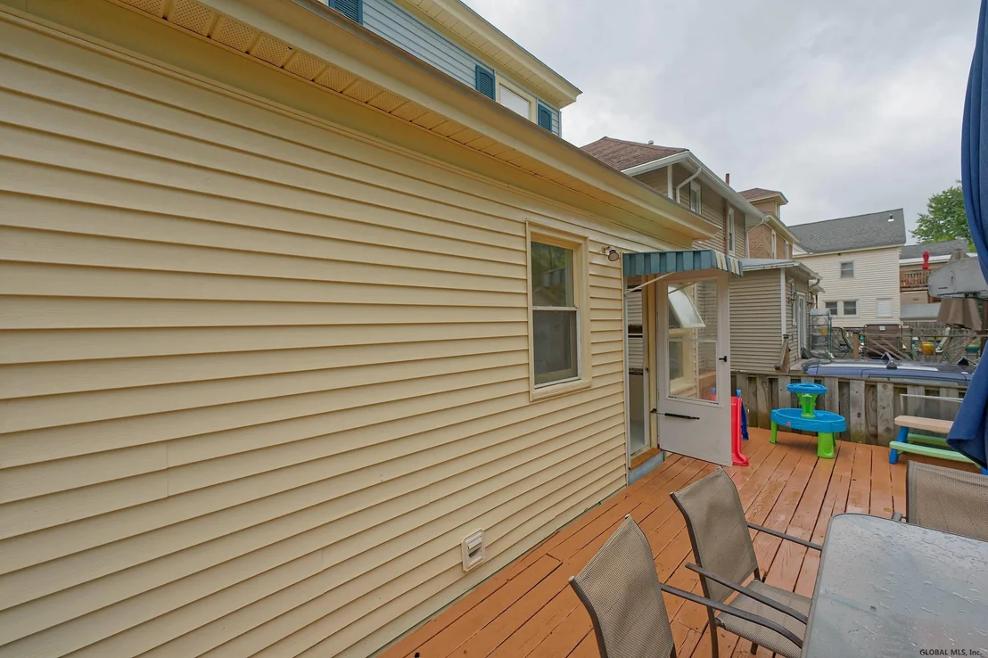 Photo of 115 1ST Street
