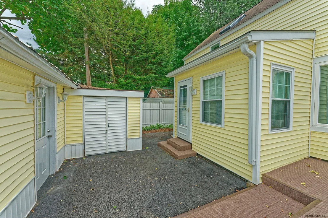 Photo of 2 FRANK Street
