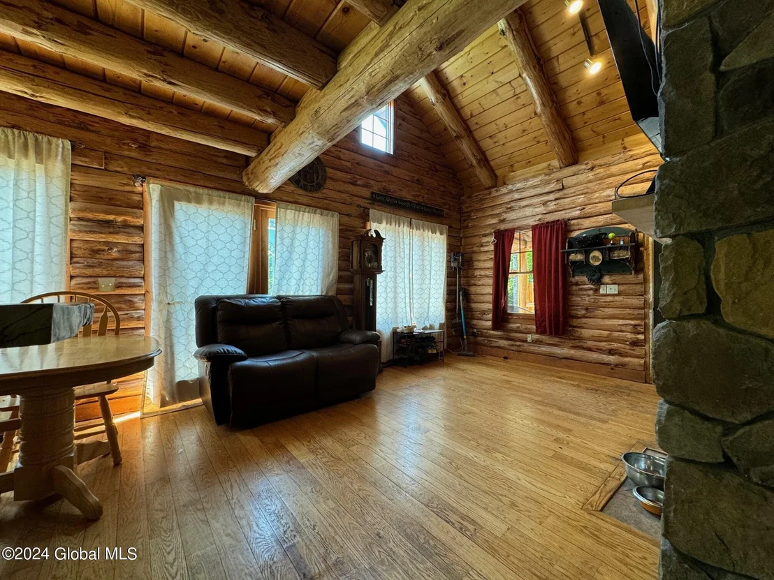 Photo of 75 Forest Way