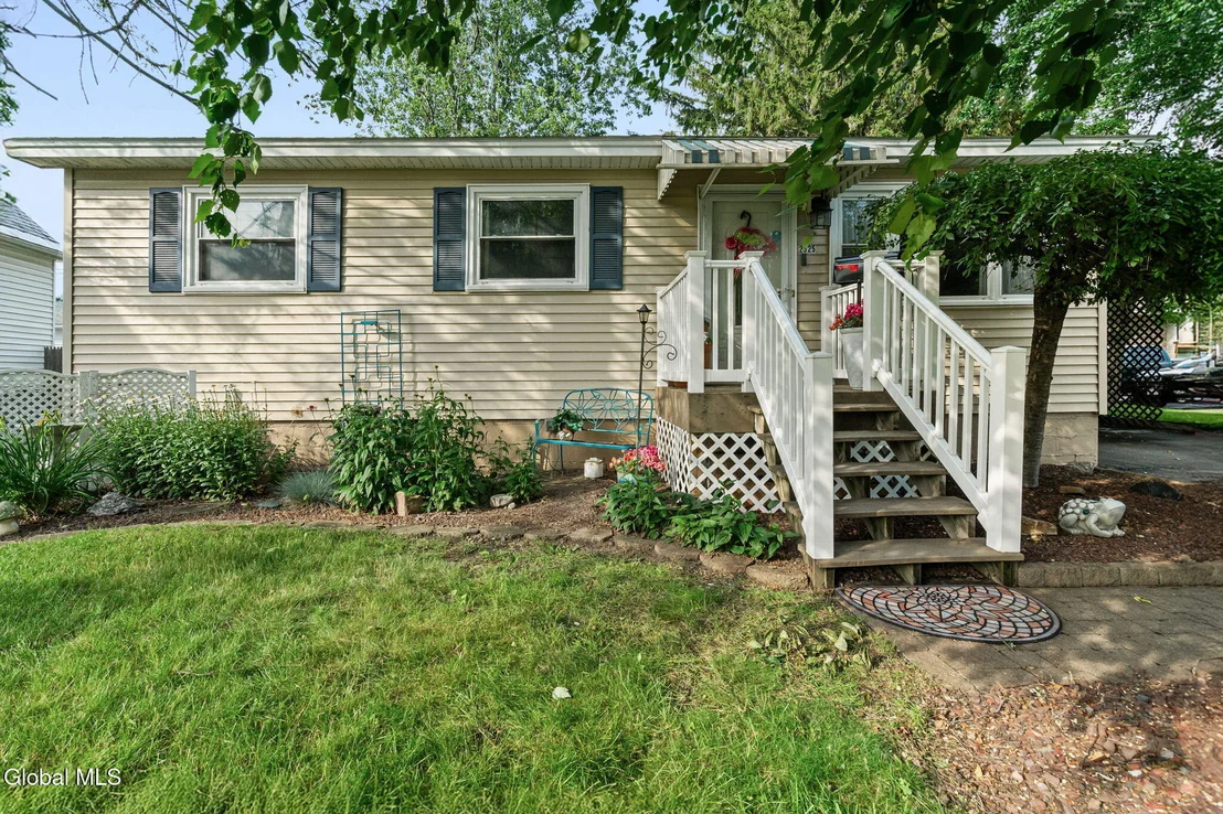 Photo of 2525 Consaul Road