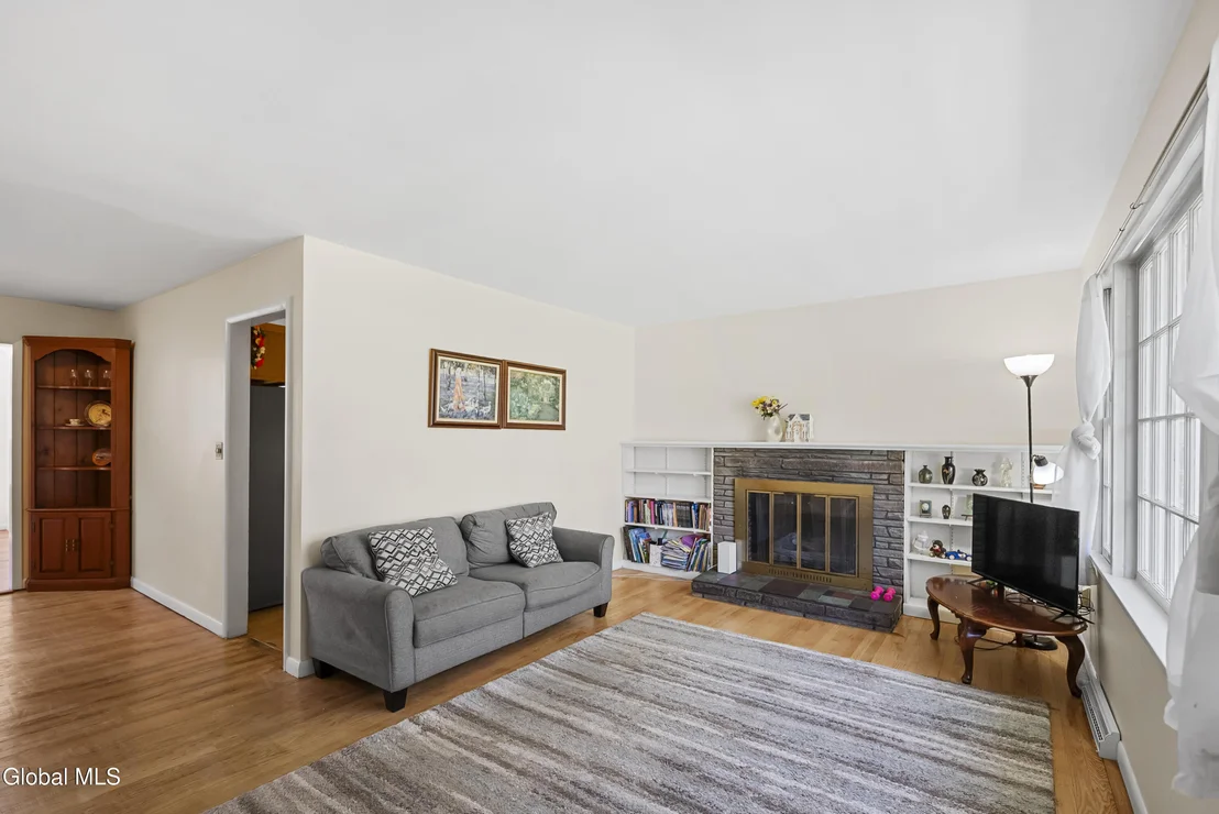 Photo of 141 Birchwood Drive