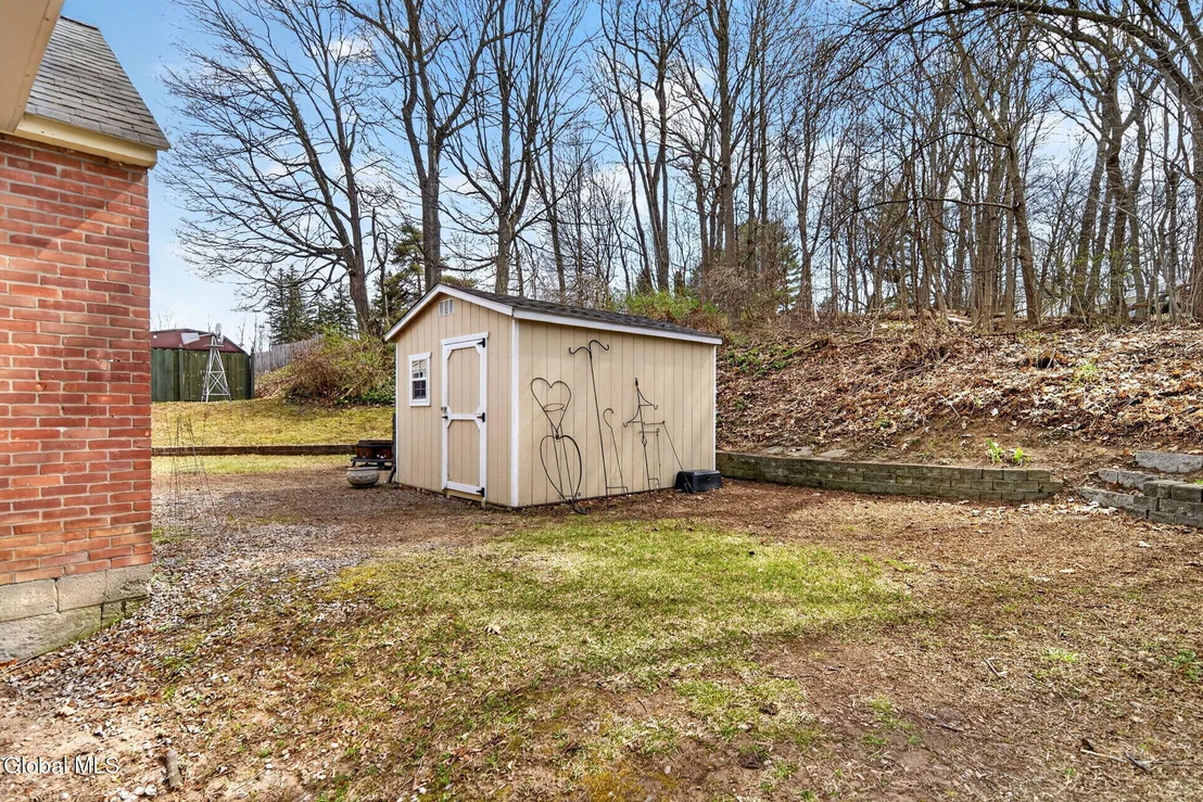 Photo of 2980 Troy Schenectady Road