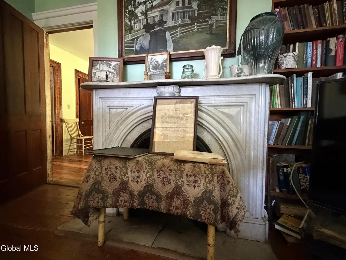 Photo of 2056 Creek Road