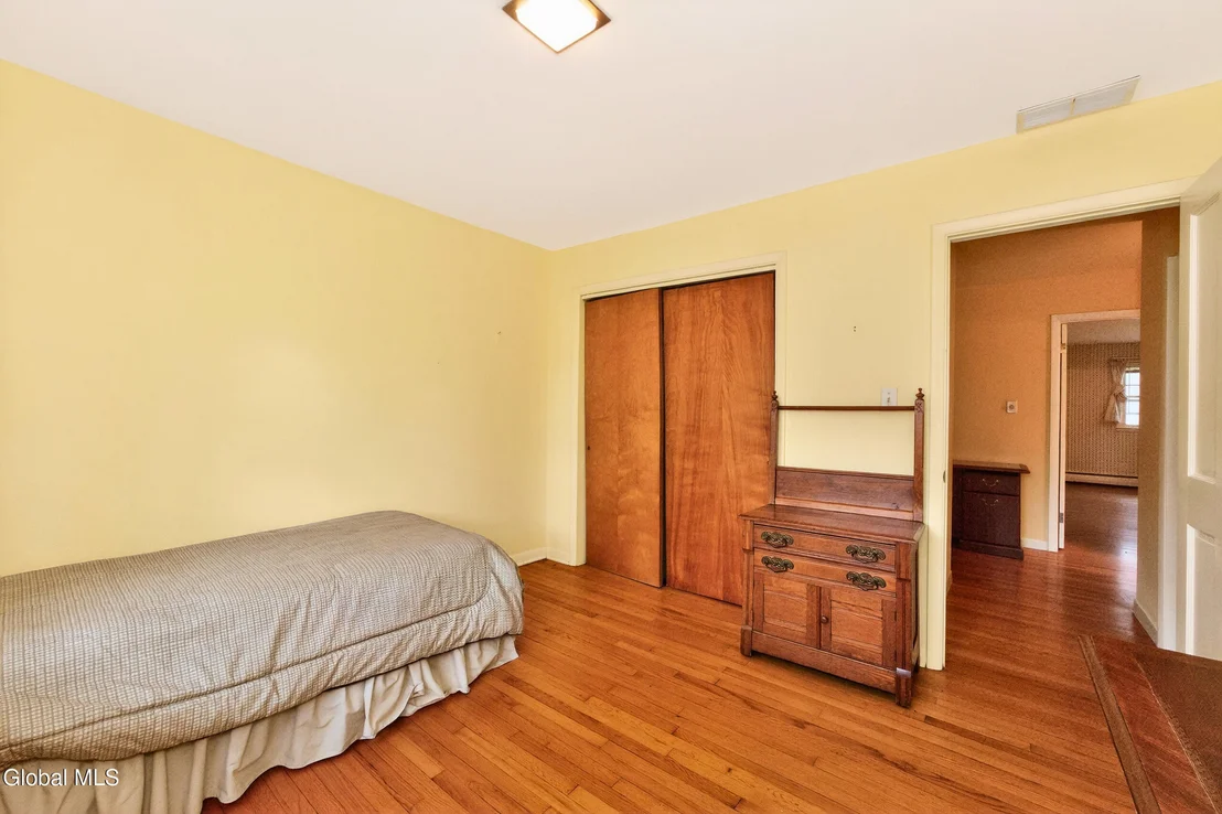 Photo of 7 N Maple Lane