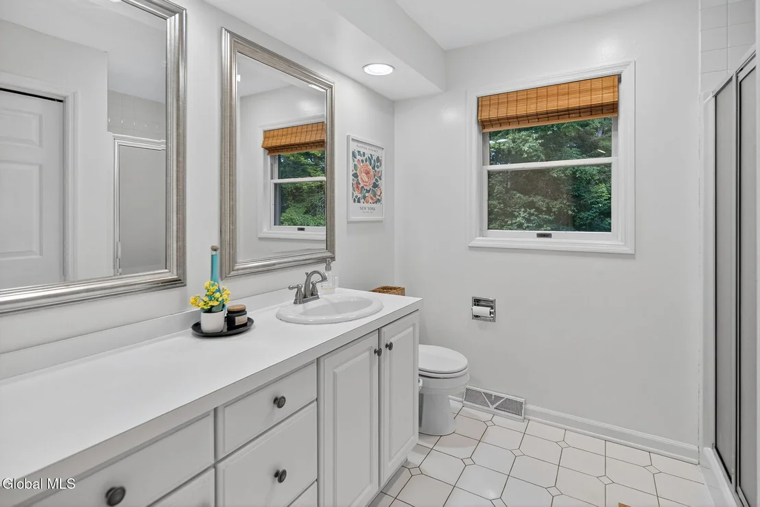Photo of 72 Maple Road