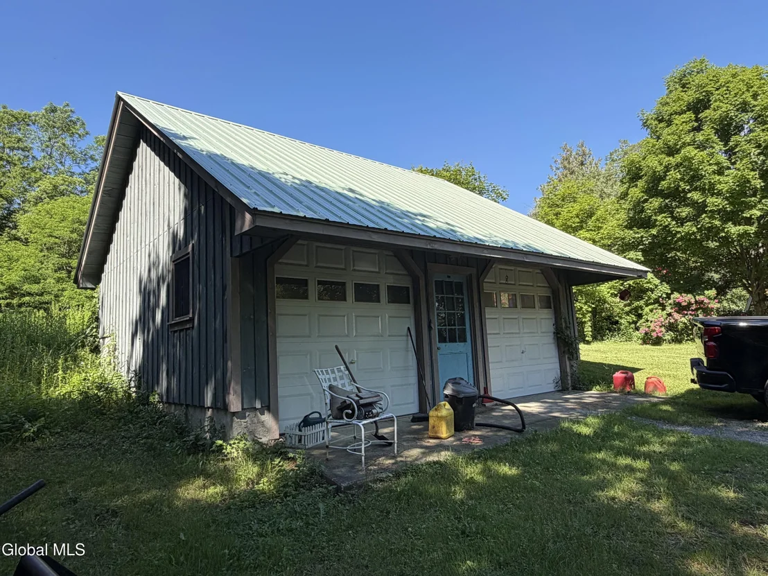 Photo of 2056 Creek Road